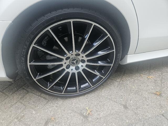 Mercedes-Benz E-KLASSE 220 d Bus.Sol. AMG