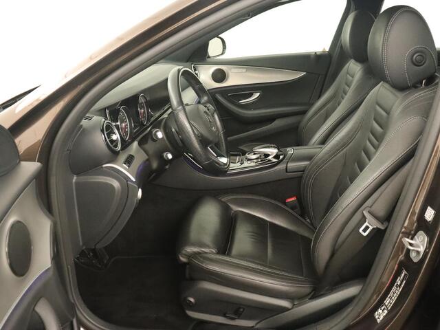Mercedes-Benz E-KLASSE 350e Avantgarde | Leder | Luchtvering | Trekhaak | Stoelverwarming | Carplay | Camera | Sfeerverlichting | Navigatie | Full LED | Park Assist | PHEV | Plug In