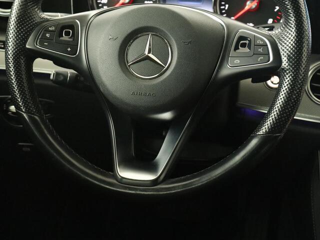 Mercedes-Benz E-KLASSE 350e Avantgarde | Leder | Luchtvering | Trekhaak | Stoelverwarming | Carplay | Camera | Sfeerverlichting | Navigatie | Full LED | Park Assist | PHEV | Plug In