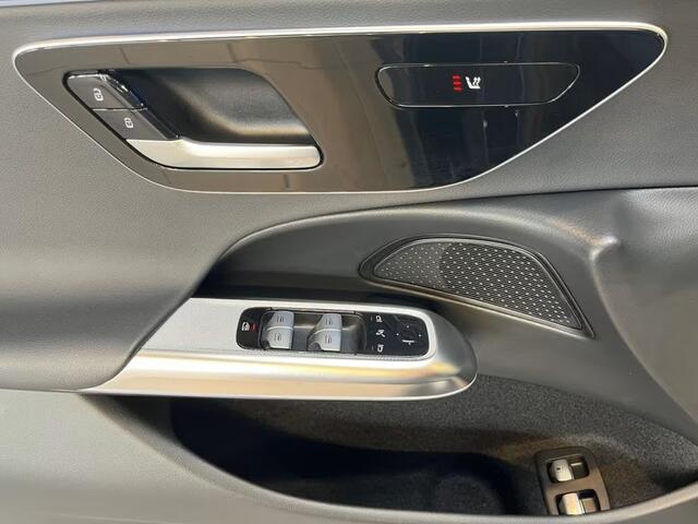 Mercedes-Benz E-KLASSE 300e AVANTGARDE ** LED, DISTR, DODE HOEK, MB PATTERN, AMBIENTE ** 1e EIG - ¤ 21.000,= onder NP - UNFALLFREI ** ** INFORMEER OOK NAAR ONZE AANTREKKELIJKE FINANCIAL-LEASE TARIEVEN **