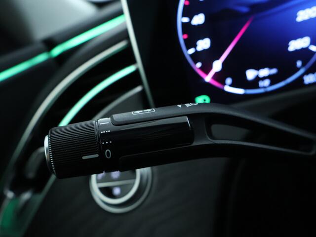 Mercedes-Benz E-KLASSE 300 e Luxury Line | Rijassistentiepakket plus | Keyless Go | Stuur- en Stoelverwarming | Apple CarPlay | Achteruitrijcamera | Inclusief 24 maanden MB Certified garantie voor Europa.