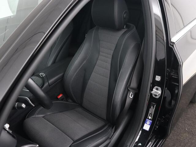 Mercedes-Benz E-KLASSE 300e Avantgarde | Panoramadak | Adaptive cruise | Stoelverwarming | Carplay | Camera | Sfeerverlichting | Navigatie | Widescreen | Half leder | PHEV | Plug In