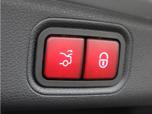 Mercedes-Benz E-KLASSE 200 Business Solution AMG