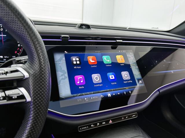 Mercedes-Benz E-KLASSE 400 e 4MATIC AMG Line Panoramadak, hyperscreen, head up display, multispaaks Inclusief 24 maanden MB Certified garantie voor Europa.
