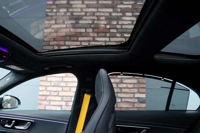 Mercedes-Benz E-KLASSE AMG 53 4MATIC+ Edition 1 | Hyperscreen | Achterasbesturing | AMG-performance Stoelen | Carbon | Distronic+ | Multicontourstoelen | Stoelventilatie | Zonnerollo's | HUD | 3D-Display |