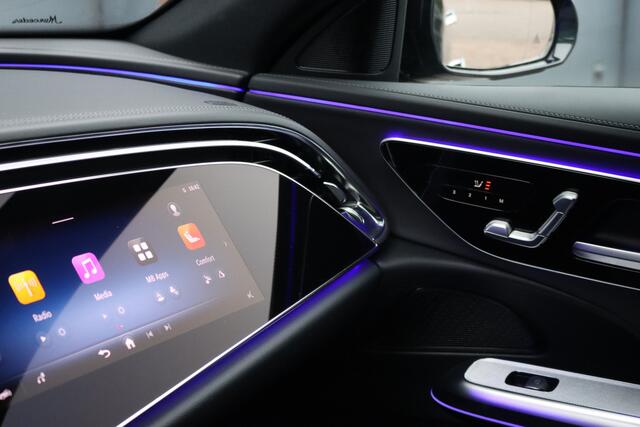 Mercedes-Benz E-KLASSE 220 d AMG Line | Hyperscreen | Distronic | Memory | Surround Camera | Keyless Go | Verwarmd Stuurwiel | Digital Light | Nightpakket | Dodehoekassistent |