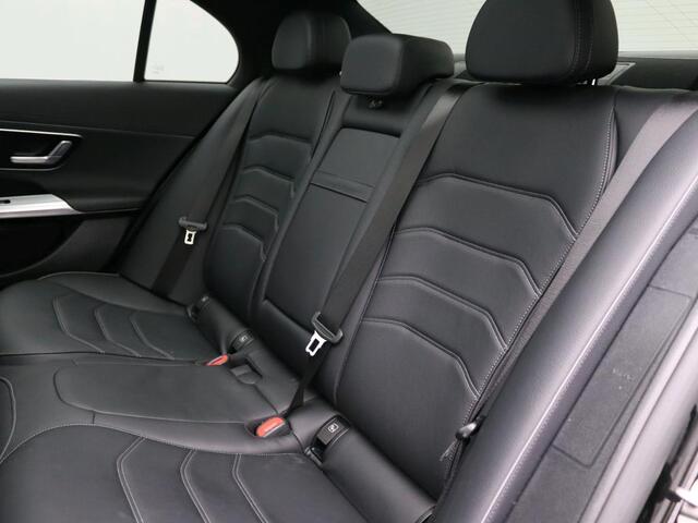 Mercedes-Benz E-KLASSE 300 e AMG Plug-In Hybride AMG Line | Panorama Schuif-Kanteldak | Widescreen Dashboard | Burmester® 4D surround sound system | Digil Licht. Inclusief 24 maanden MB Certified garantie voor Europa.