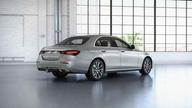 Mercedes-Benz E-KLASSE 300 e Avantgarde | Lederen bekleding | Multibeam | Trekhaak | Widescreen | Stoelverwarming |