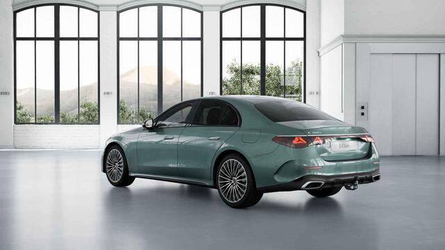 Mercedes-Benz E-KLASSE 300e Sport Edition | Panoramaschuifdak | Premium Pakket | Dodehoekassistent | Burmester | Nightpakket | Trekhaak |