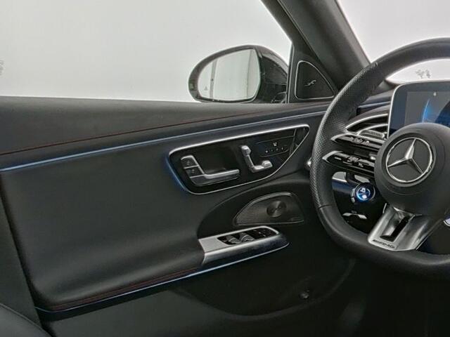 Mercedes-Benz E-KLASSE Mercedes-AMG 53 4MATIC+ Panorama Schuif-Kanteldak | MBUX Superscreen | Burmester® | AMG Real Performance Sound | Night 1 en 2 | 21 Inch AMG Velgen. Inclusief 24 maanden Mercedes-Benz Certified garantie voor Europa.