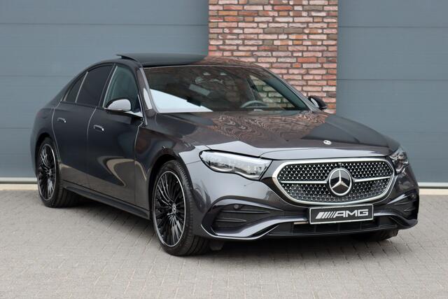 Mercedes-Benz E-KLASSE 400 e 4MATIC AMG Line | Hyperscreen | Luchtvering | Achterasbesturing | Distronic+ | HUD | Massage | Burmester | Nappa Leder | Trekhaak | Vlakkenverwarming | Stoelventilatie | Soft-Close |