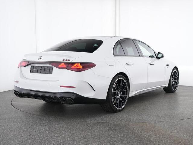 Mercedes-Benz E-KLASSE Mercedes-AMG 53 4MATIC+ Hybride Night Pakket | Panorama Schuif-Kanteldak | Distronic | MBUX Superscreen | Trekhaak | Burmester® | Head-up-Display. Inclusief 24 maanden MB Certified garantie voor Europa.