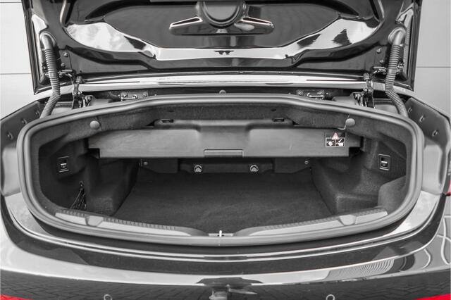 Mercedes-Benz E-KLASSE Cabrio 200 AMG Line Camera Memory Nekverwarming CarPlay