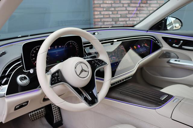 Mercedes-Benz E-KLASSE 400 e 4MATIC Exclusive Line | Hypercreen | Luchtvering | Achterasbesturing | Distronic+ | Massage | Stoelventilatie | 3D-Display | HUD | Vlakkenverwarming | Digital Light |