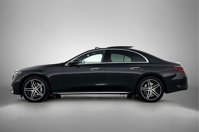 Mercedes-Benz E-KLASSE 300 e AMG Plug-In Hybride AMG Line | Panoramadak | Widescreen Dashboard | Burmester® 4D surround sound system | Digil Licht. Inclusief 24 maanden Mercedes-Benz Certified garantie voor Europa.