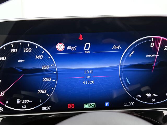 Mercedes-Benz E-KLASSE 300 e AMG Plug-In Hybride AMG Line | Panoramadak | Widescreen Dashboard | Burmester® 4D surround sound system | Digil Licht. Inclusief 24 maanden Mercedes-Benz Certified garantie voor Europa.