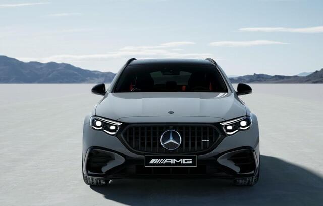 Mercedes-Benz E-KLASSE AMG 53 4MATIC+ Trekhaak - Panoramadak - AMG Dynamic PLUS Pakket - AMG Night Pakket II - Rijassistentiepakket Plus - MBUX Superscreen - Burmester® 4D - Memory Pakket -
