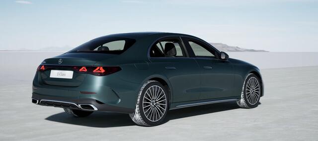 Mercedes-Benz E-KLASSE 300 e AMG Line - Airmatic - Trekhaak - Panoramadak - Verwarmde/geklimatiseerde stoelen - Burmester - MBUX superscreen - Rijassistentiepakket Plus -