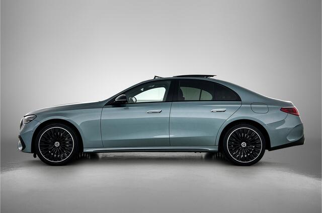 Mercedes-Benz E-KLASSE 300 e AMG Nightpakket | Superscreen | Panoramadak | Trekhaak | Alarm | Distronic | Burmester | Stoelventilatie-Verwarming | Inclusief 24 maanden Mercedes-Benz Certified garantie voor Europa.