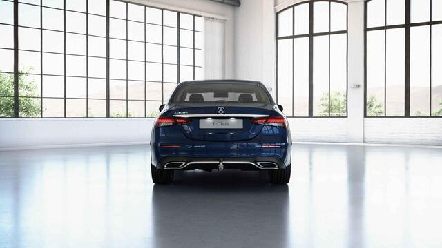 Mercedes-Benz E-KLASSE 300 e Exclusive Line | Trekhaak | Panoramadak | Widescreen | Stoelverwarming | AMG exterieur |