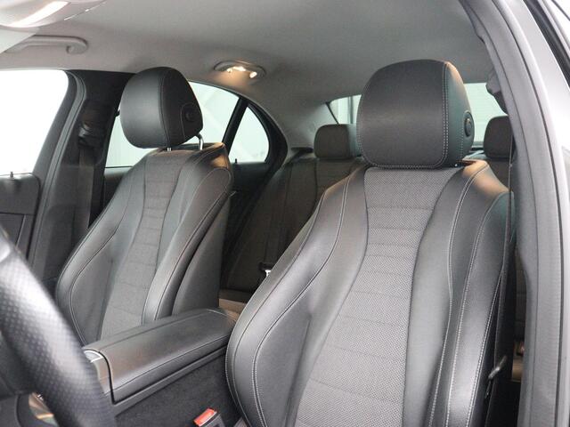 Mercedes-Benz E-KLASSE 350 e Premium | Half leder | Stoel verwarming | Cruise control | Sfeerverlichting | Carplay | Navigatie | Camera | Park assist | Climate control