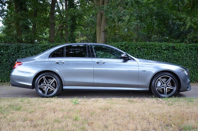 Mercedes-Benz E-KLASSE 300 e Premium Plus Amg Navi/Pdc/Ecc/360°-camera/Panoramadak/Burmester high-end 3D surround sound/Head-up display/Extra getint glas/Apple Carplay/Android Auto/Matrix LED koplampen