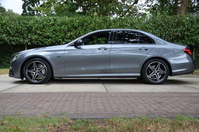 Mercedes-Benz E-KLASSE 300 e Premium Plus Amg Navi/Pdc/Ecc/360°-camera/Panoramadak/Burmester high-end 3D surround sound/Head-up display/Extra getint glas/Apple Carplay/Android Auto/Matrix LED koplampen