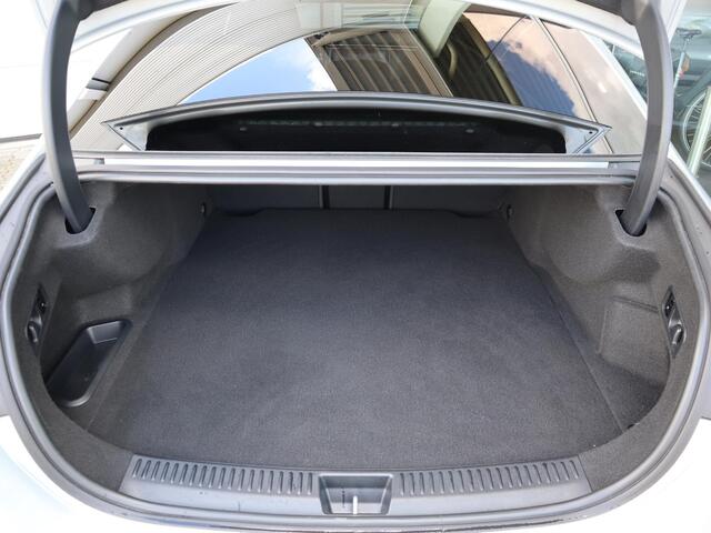 Mercedes-Benz E-KLASSE E-Klasse 300e AMG Line