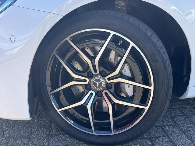 Mercedes-Benz E-KLASSE 300 e 4MATIC AMG Line