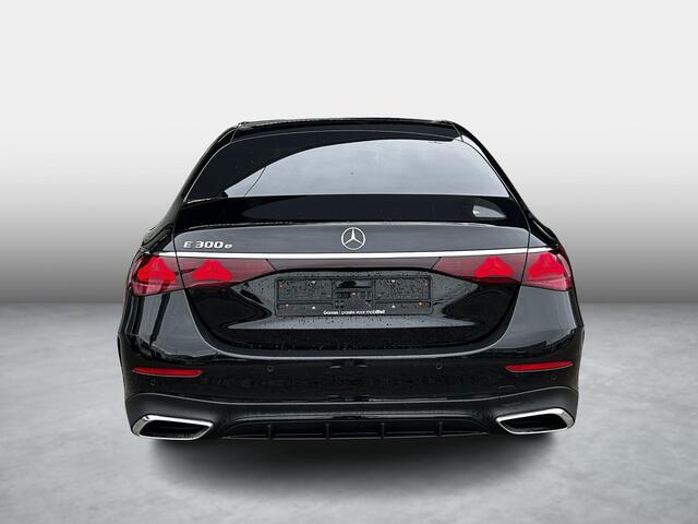 Mercedes-Benz E-KLASSE 300 e AMG | Panoramadak | MBUX Superscreen | Burmester