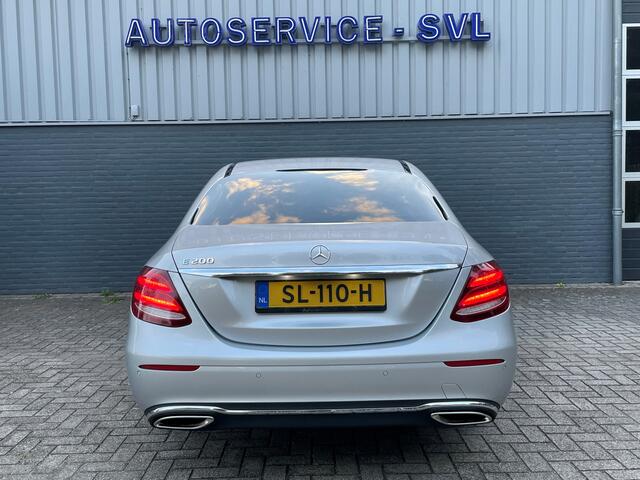 Mercedes-Benz E-KLASSE 200 Sedan, Trekhaak - Dodehoekassistent - achteruitrijcamera