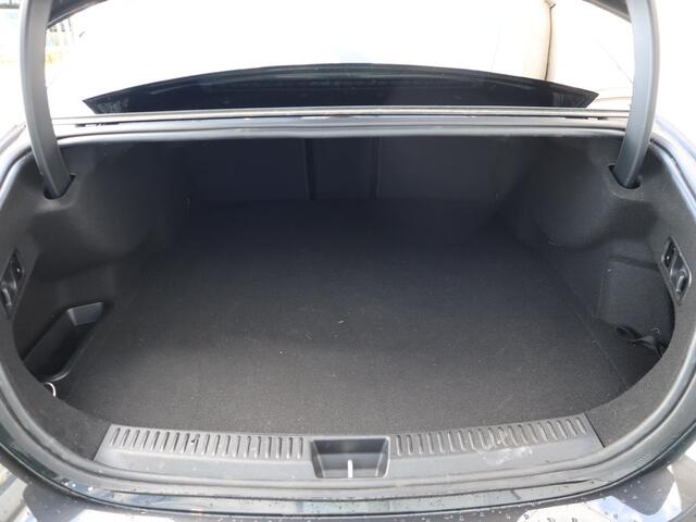 Mercedes-Benz E-KLASSE 300 e Luxury Line