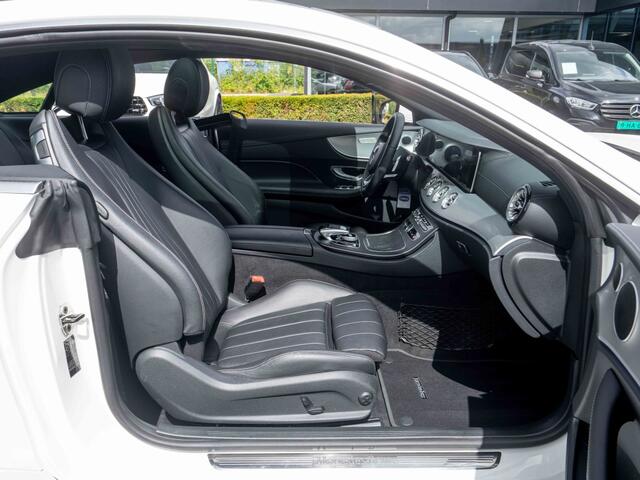 Mercedes-Benz E-KLASSE Coupé E 200 AMG Line | Pano | Leer | Widescreen | 20 Inch