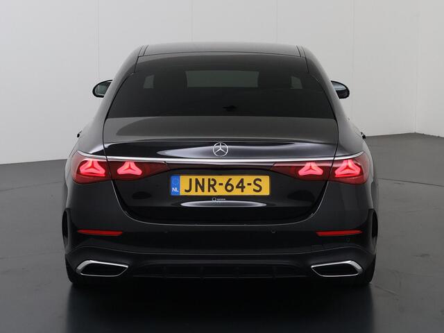 Mercedes-Benz E-KLASSE 300 e Sport Edition | AMG | Burmester | Trekhaak | Hyperscreen | Night | Multispaaks lichtmetalen velgen | Memory | Digital Light | Verlichte grill |
