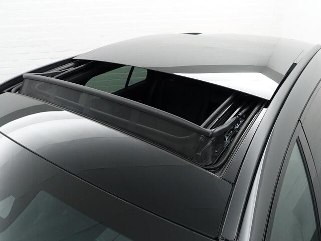 Mercedes-Benz E-estate 300 e AMG Line Premium Plus - Night Pack I ex btw I Panodak I Luchtvering I MBUX Hyperscreen I Full