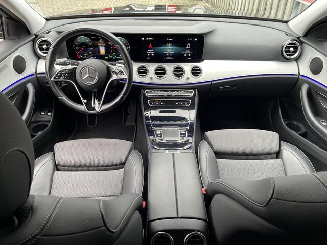 Mercedes-Benz E-estate 300 e Avantgarde 18"/Sfeerverlichting/Dodehoek/Stoelverwarming/Apple Carplay & Android Auto/Elektrische Klep/Camera/PDC v+a