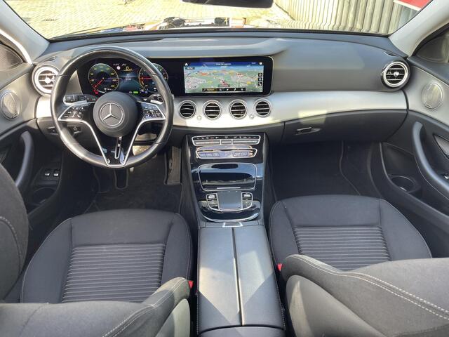 Mercedes-Benz E-estate 300 e Avantgarde 18"/Panoramadak/Burmester/Adaptieve cruise/Dodehoek/Stoelverwarming/Apple Carplay & Android Auto/Elektrische Klep/Head-up