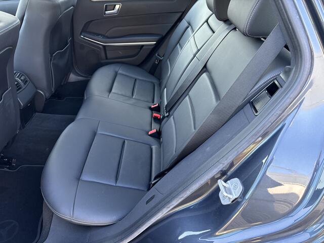 Mercedes-Benz E-estate 200 Prestige Elegance Automaat [ panoramadak,leer,fm navi,pdc,lmv ]