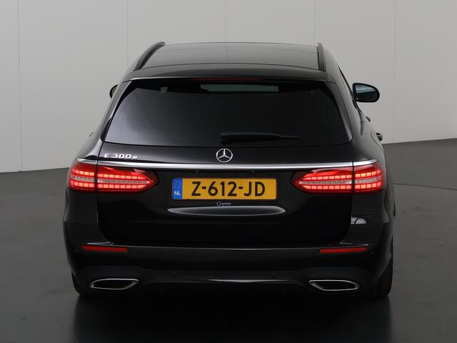 Mercedes-Benz E-estate 300 e AMG Line | Night | Panoramadak | Lederen bekleding | Widescreen | Sfeerverlichting | Stoelverwarming |