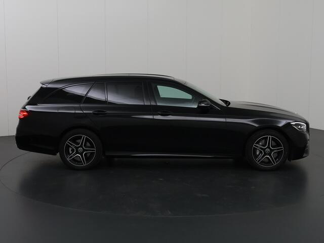 Mercedes-Benz E-estate 300 e AMG Line | Night | Panoramadak | Lederen bekleding | Widescreen | Sfeerverlichting | Stoelverwarming |