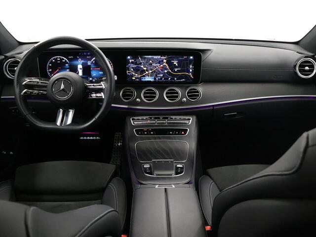 Mercedes-Benz E-estate 300 e AMG Line | Night | Panoramadak | Lederen bekleding | Widescreen | Sfeerverlichting | Stoelverwarming |