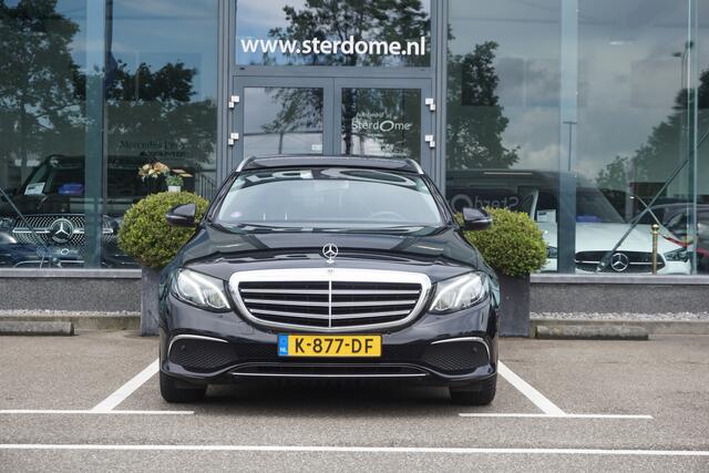 Mercedes-Benz E-estate 200 Premium Luxury l Panorama dak l Massage l Camera l Memorypakket l Stoelverwarming l Sfeerverlichting l Elek Trekhaak l l Elektrische achterklep l Led High Performance l Apple carplay l Dodehoekpakket I COMAND I DAB I Spiegelpakket I