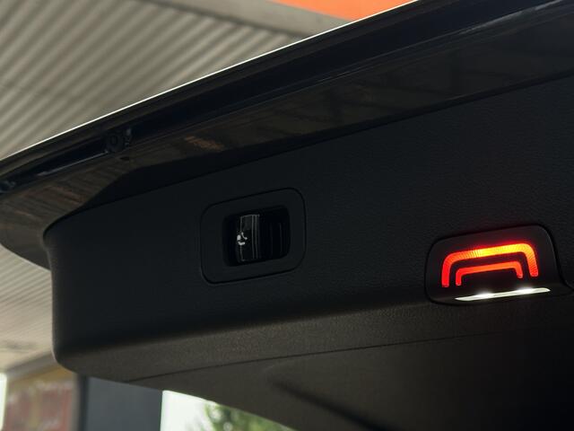 Mercedes-Benz E-estate 300 e Luxury Line Superscreen/Burnm4D/Trekhaak/Leder.