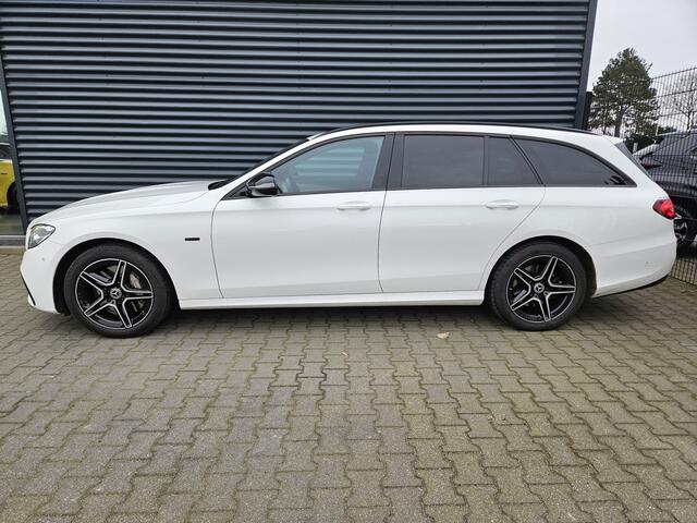 Mercedes-Benz E-estate 300 e AMG Plug In Hybrid 320pk Dealer O.H PHEV | Widescreen Navi | Sfeerverlichting | Night Pakket | Camera | Apple Carplay | Alcantara Sportstoelen Verwarmd | LED |