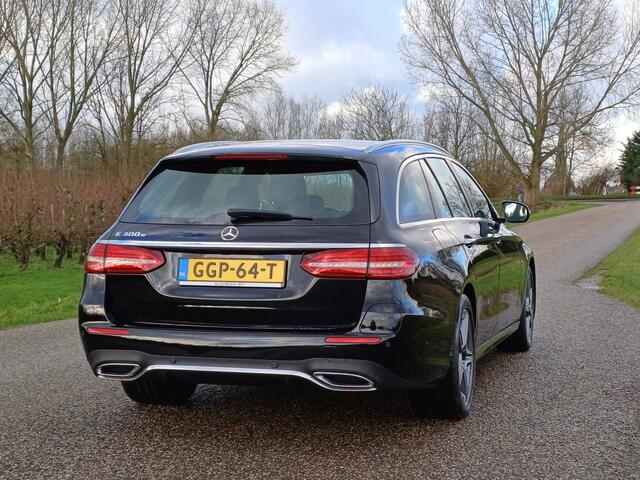 Mercedes-Benz E-estate 300 e AMG Line | Prachtige auto ! | Lage KM ! | Top onderhouden ! | AMG Line !
