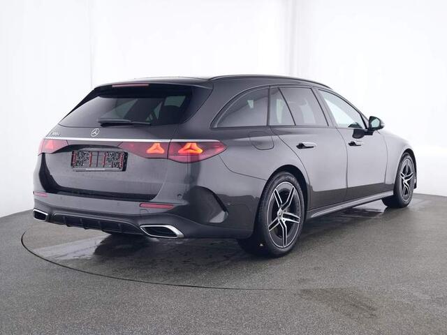Mercedes-Benz E-estate 300 e AMG Plug-In Hybride | Trekhaak | MBUX Superscreen | AMG Styling | Night Pakket | Keyless-Go | Distronic | Selfie Camera | Inclusief 24 maanden MB Certified garantie voor Europa.