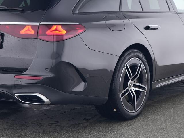 Mercedes-Benz E-estate 300 e AMG Plug-In Hybride | Trekhaak | MBUX Superscreen | AMG Styling | Night Pakket | Keyless-Go | Distronic | Selfie Camera | Inclusief 24 maanden MB Certified garantie voor Europa.