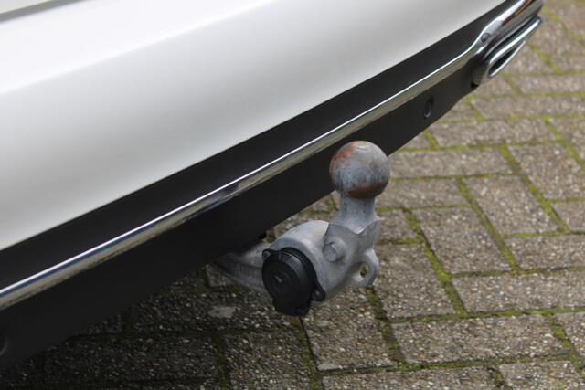 Mercedes-Benz E-estate 300e Avantgarde DISTRONIC WIDESCREEN DAB TREKHAAK