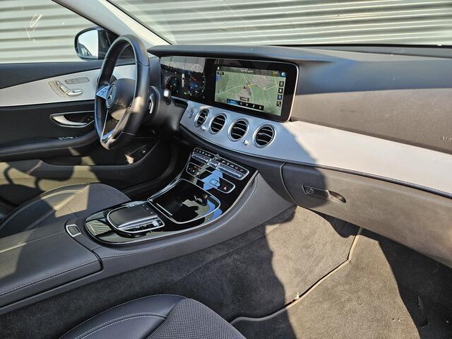 Mercedes-Benz E-estate 300 e Avantgarde Plug In Hybrid 320 pk PHEV | 360 Camera | Sportstoelen Memory | Widescreen Navi | Sfeerverlichting | Apple Carplay | DAB |