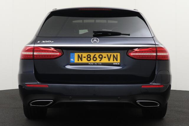 Mercedes-Benz E-estate 300 e Business Solution AMG Pano-dak Trekhaak Elekt. Burmester